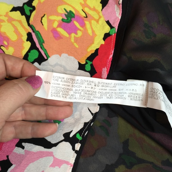 Zara Trafaluc Womens Dress Bright Spring Floral Skater Deep V-Neck Black Sz L - Picture 11 of 11